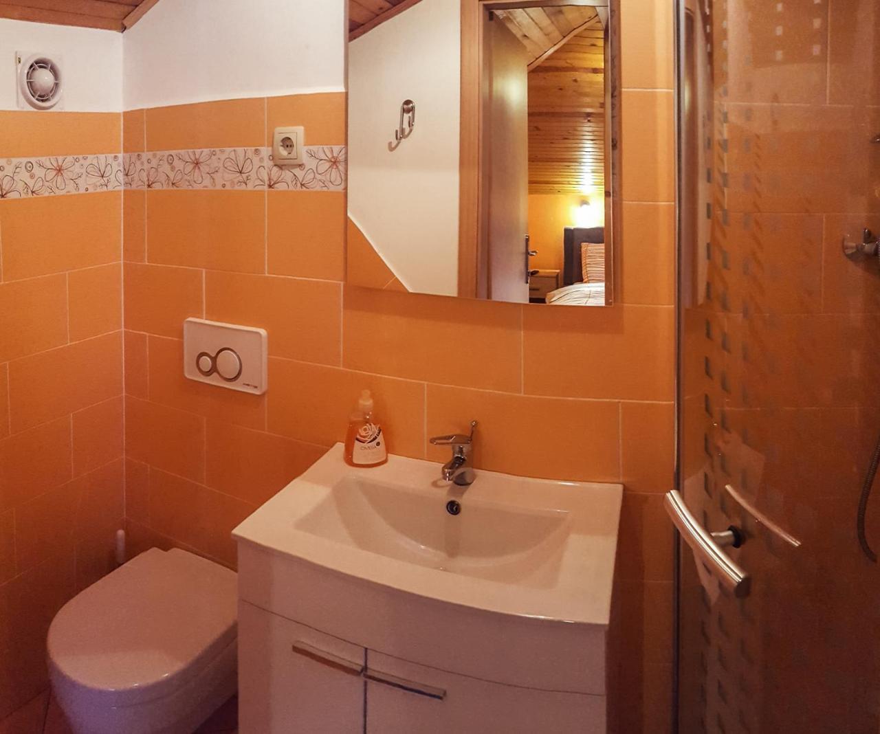 Rooms With Shared Kitchen Zver, Great For Hikers Hudajuzna Exterior foto